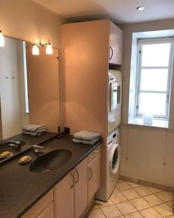 شقة Stemningsfuld Lejlighed - 3 Minutters Gang Fra H.c. Andersens Hus