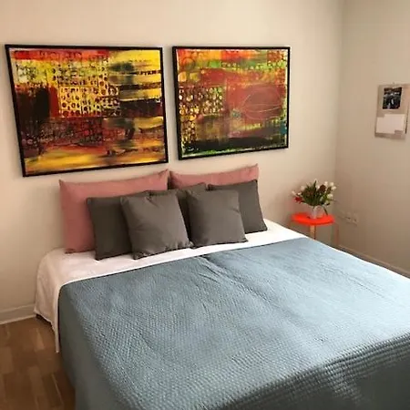 شقة Stemningsfuld Lejlighed - 3 Minutters Gang Fra H.c. Andersens Hus *