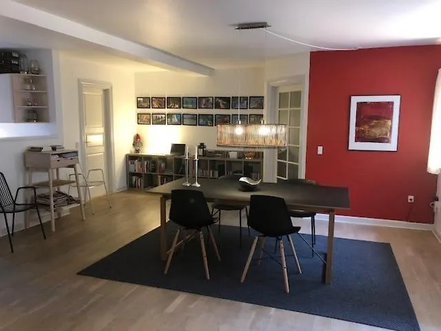 Stemningsfuld Lejlighed - 3 Minutters Gang Fra H.c. Andersens Hus Lägenhet