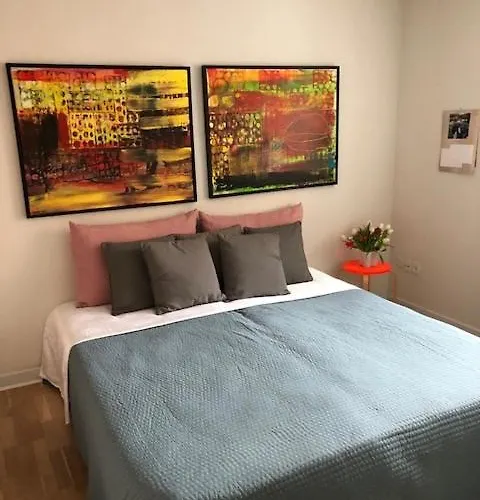 Lägenhet Stemningsfuld Lejlighed - 3 Minutters Gang Fra H.c. Andersens Hus *